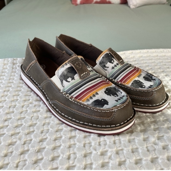 Ariat  Slip On Buffalo Print Cruiser Sz 8.5 NWOT - Picture 8 of 13